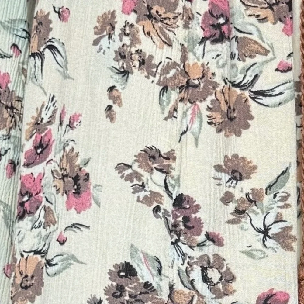 Flying Tomato  Lace Up Floral Tunic Sz M‎